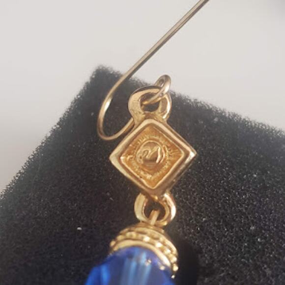 Swarovski Dainty Drop Earrings Green and Blue Crystals Gold Plate Swan Signed - Picture 3 of 5